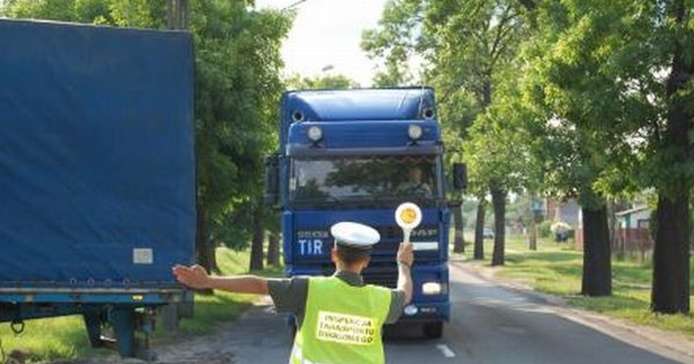 Inspektor Transportu Drogowego zatrzymuje pojazd