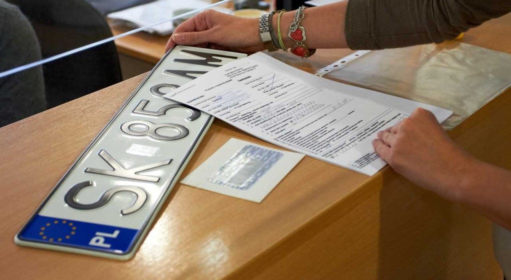 Wymiana tablic rejestracyjnych