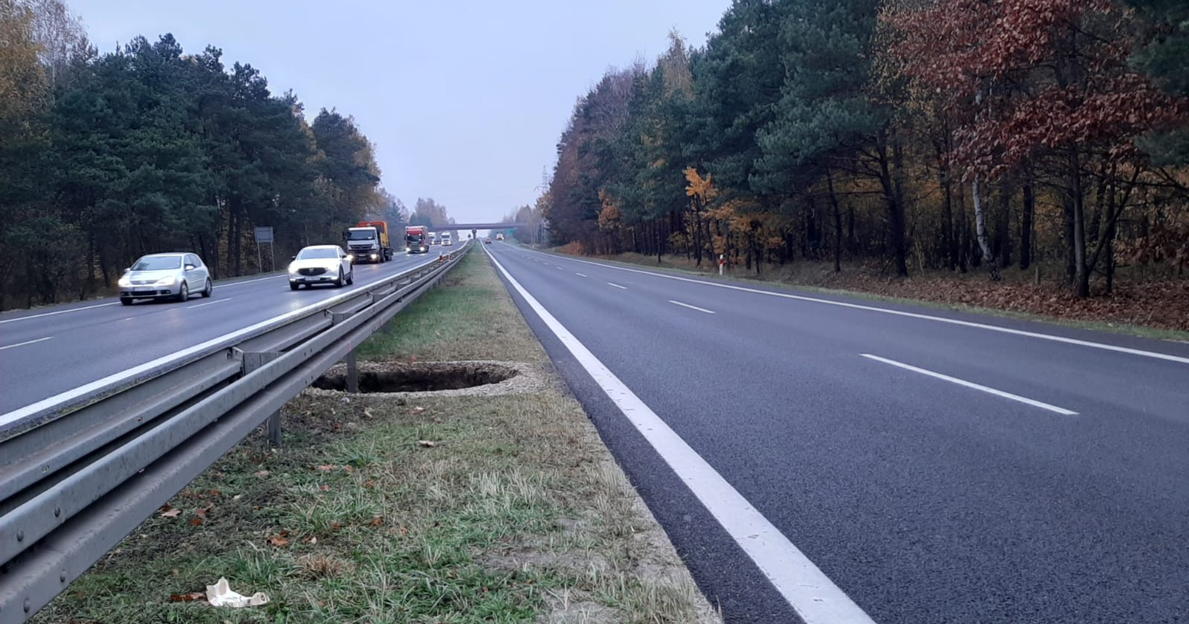 Zapadlisko przy drodze DK 94