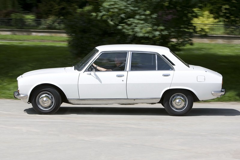 Mahmud Ahmadinedżad sprzedaje swojego Peugeota 504