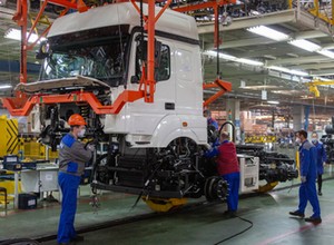 Kamaz wstrzymuje część produkcji. Montuje pojazdy tylko z krajowych części