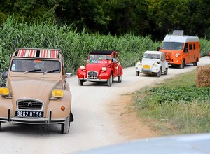 Citroën 2CV World Meeting na portugalskiej plaży