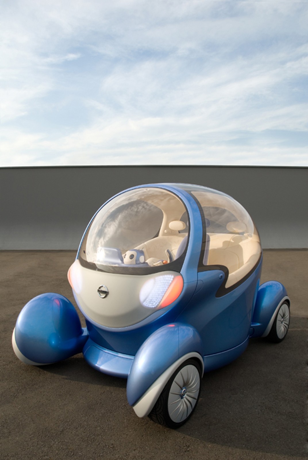 Nissan Pivo 2 - Zakręcony inteligent