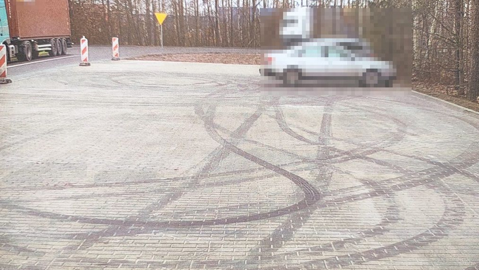 Kręcił zwykłe "bączki". Narobił szkód na ponad 100 tys. zł