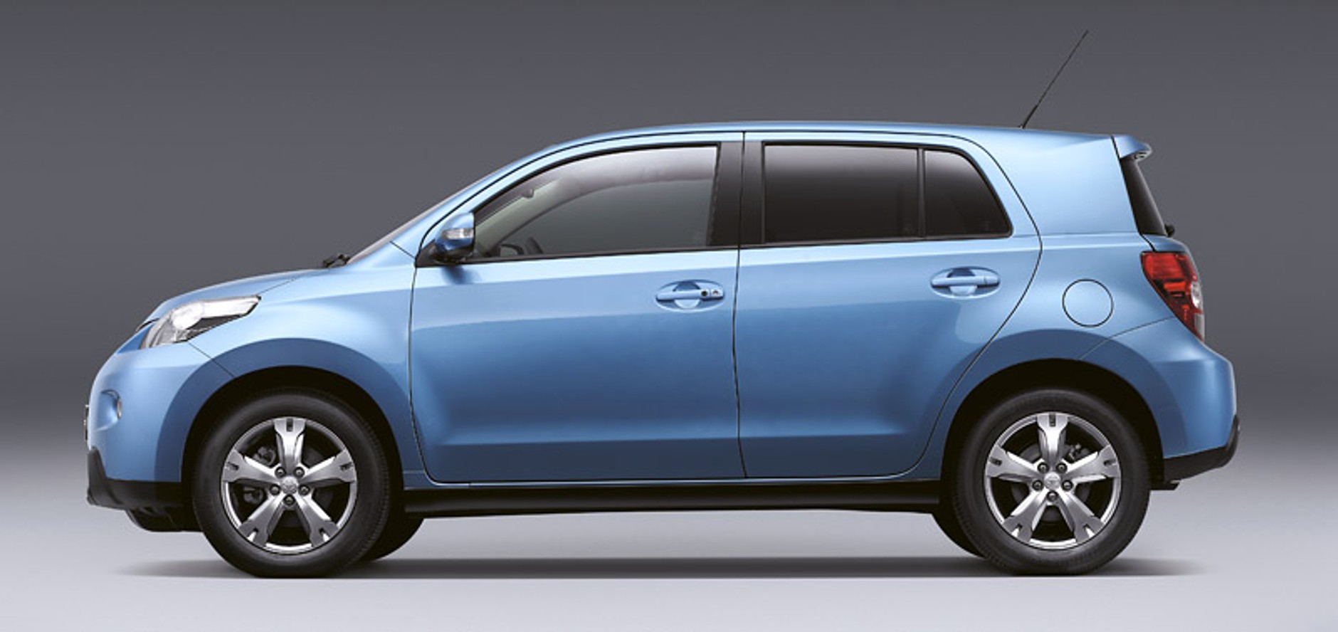 Paryż 2008: Toyota Urban Cruiser – miejski crossover z napędem 4x4 i nowym silnikiem 1,33 Dual VVT-i