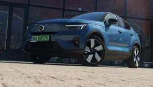 Volvo C40 Recharge P8 to bardzo szybki i stylowy smartfon na kołach