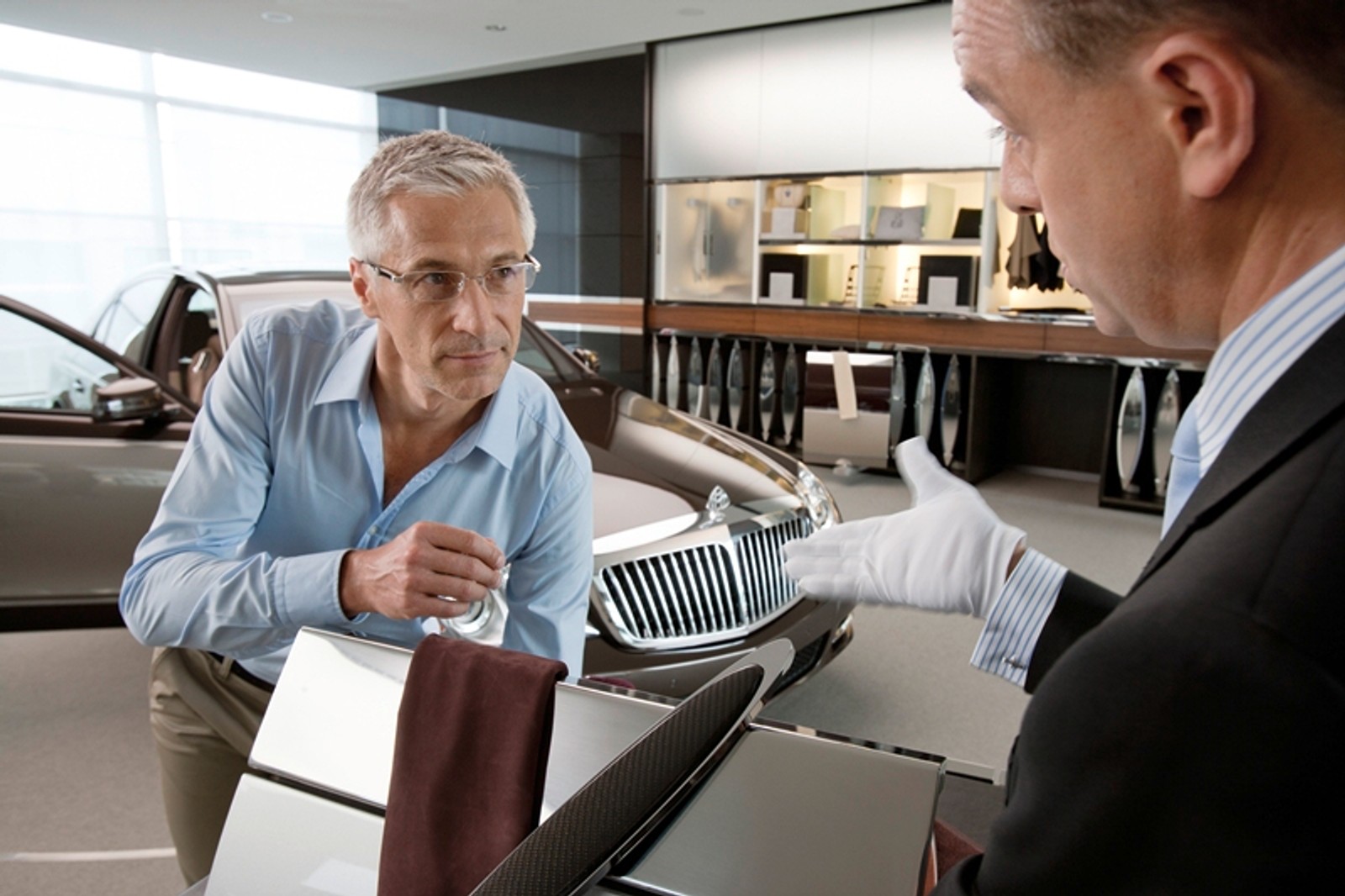 Maybach mówi: noś okulary!