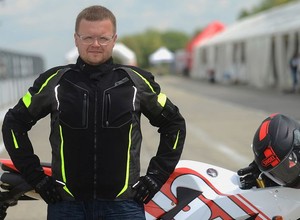 Modeka Fuego – kurtka i rękawice do miasta i w trasę
