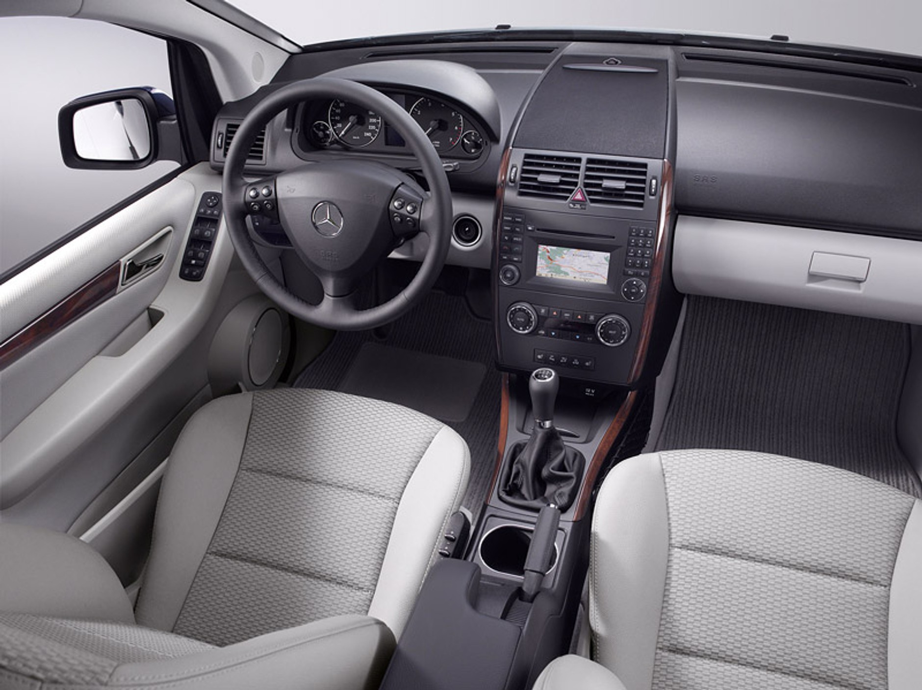 Mercedes-Benz: nowa A-Klasa będzie produkowana na Węgrzech