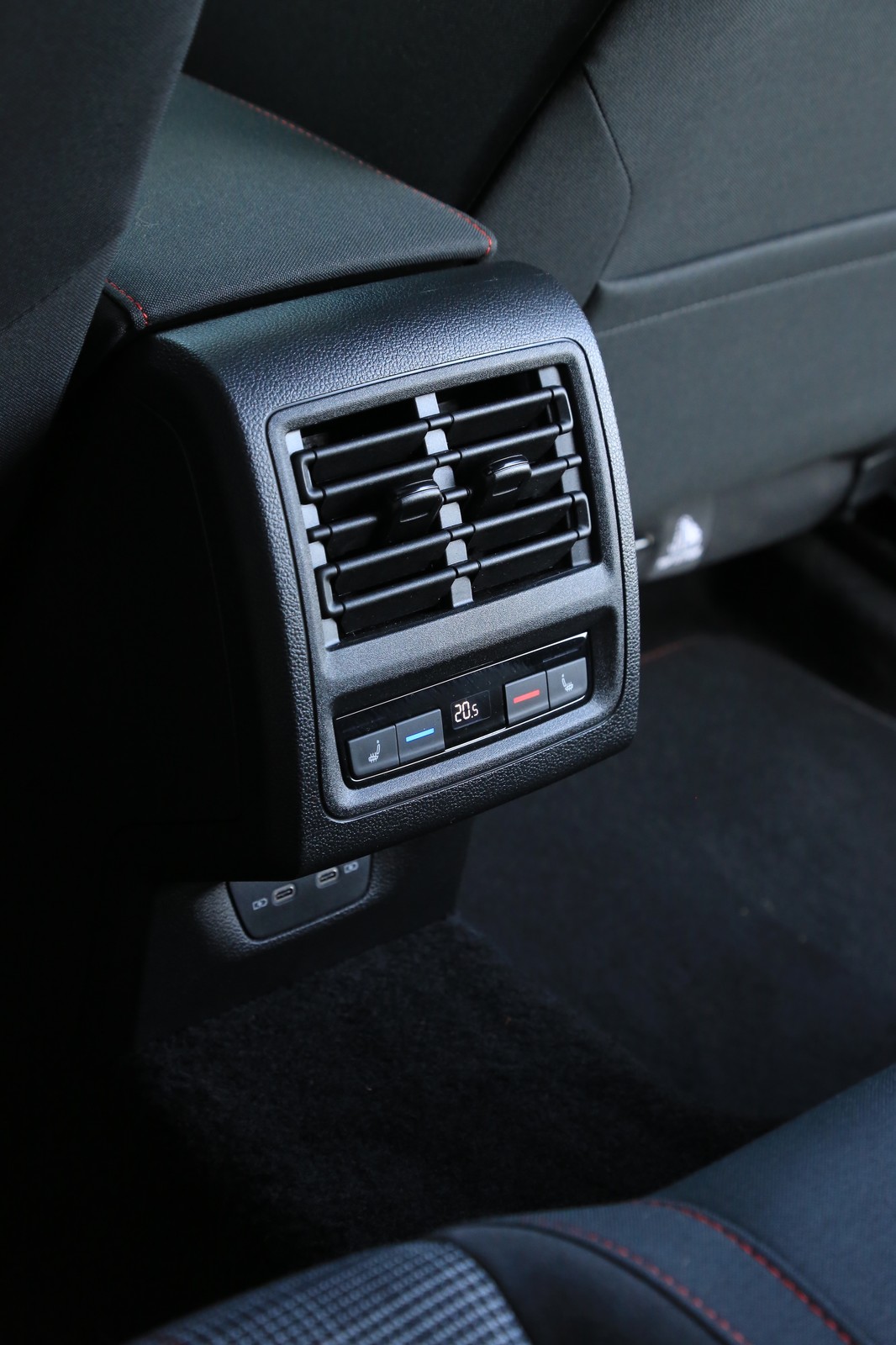 Volkswagen Golf GTI 2.0 TSI 245 KM DSG