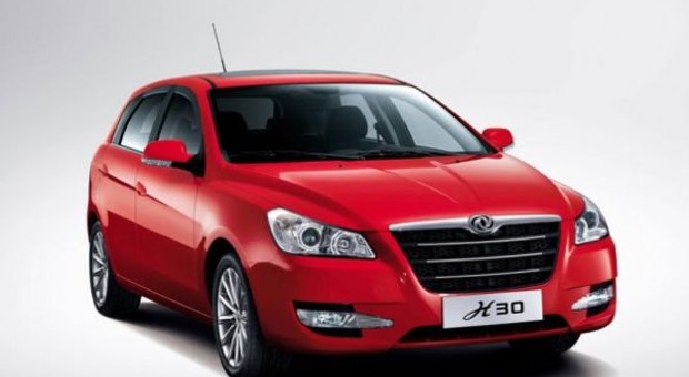 Dongfeng prezentuje nowego hatchbacka