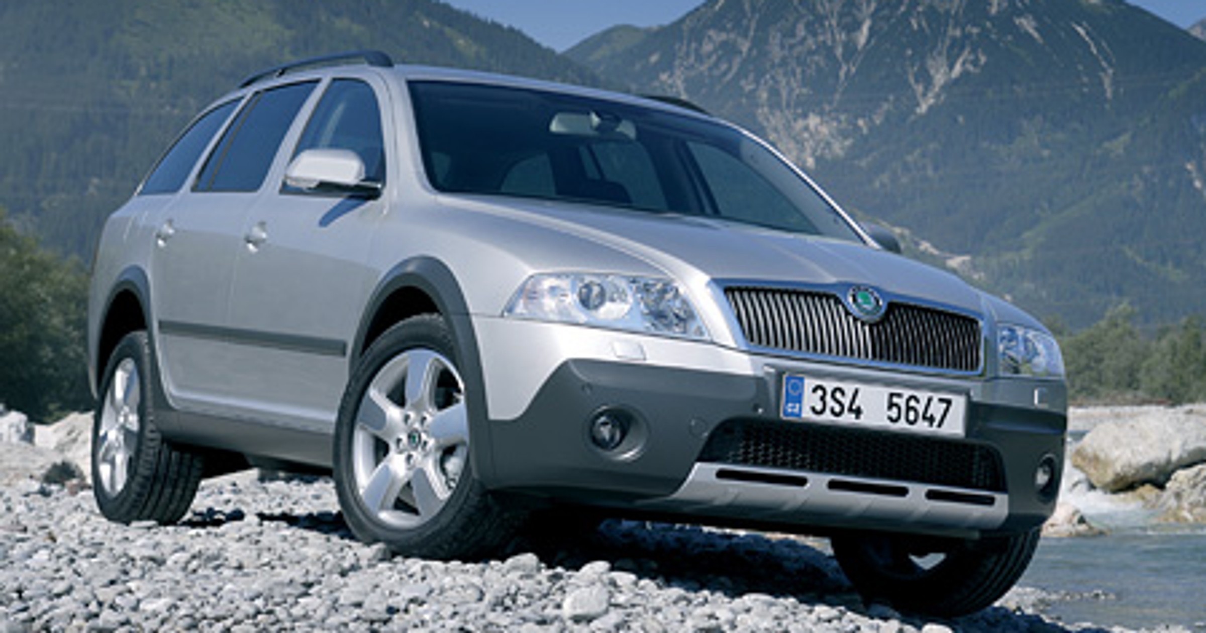Skoda Octavia Scout: stylowo w każdym terenie (pierwsze zdjęcia)