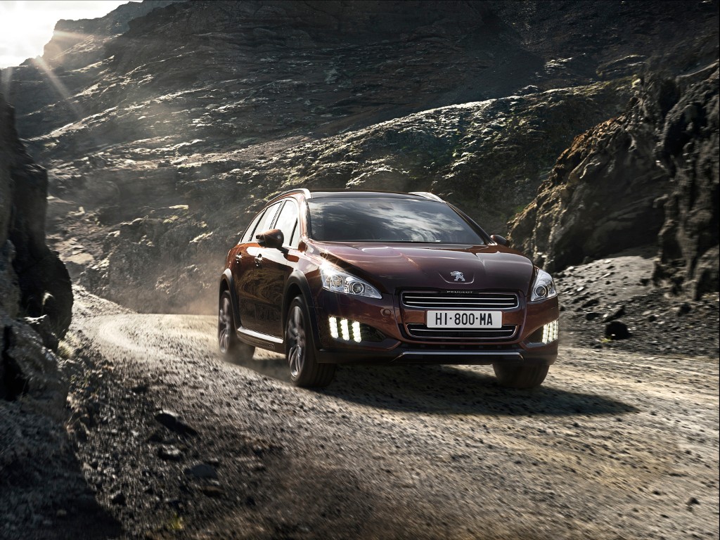 Peugeot 508 RXH – Hybryda na bezdroża