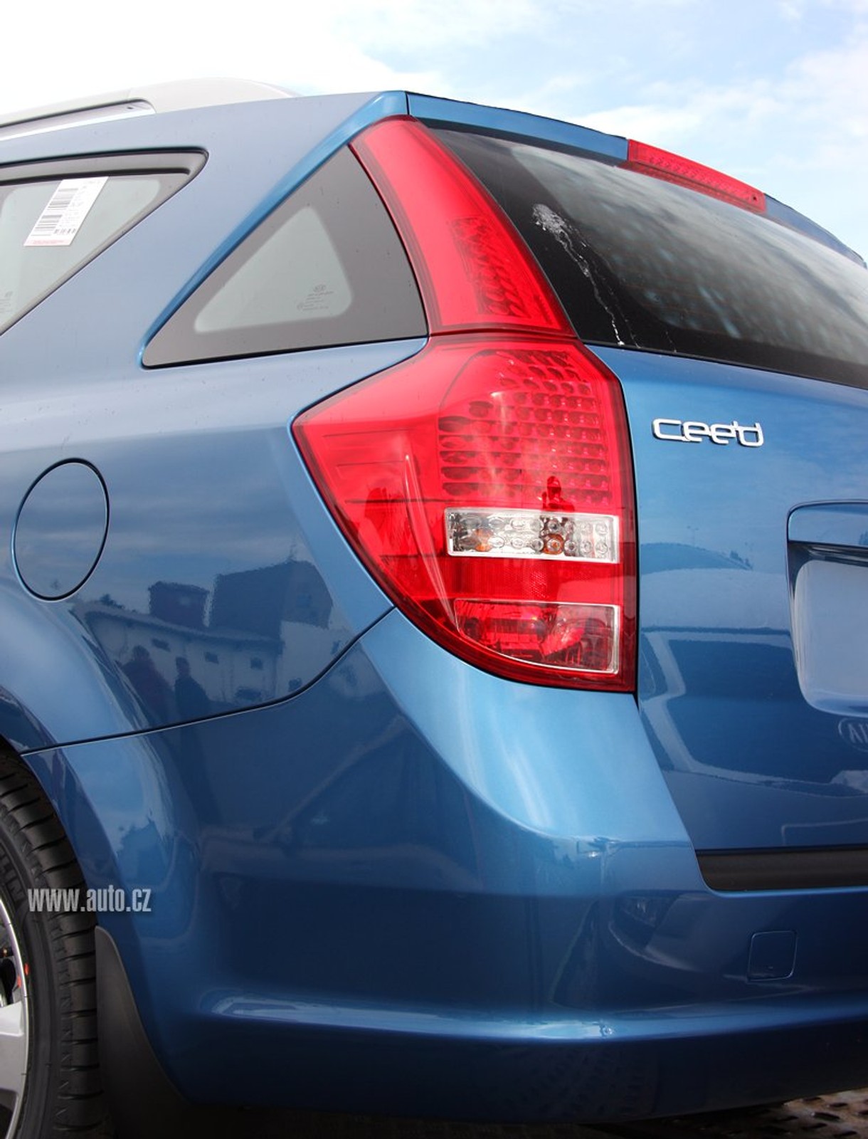 Zdjęcia szpiegowskie: zmodernizowana Kia Ceed Sporty Wagon (fotogaleria)