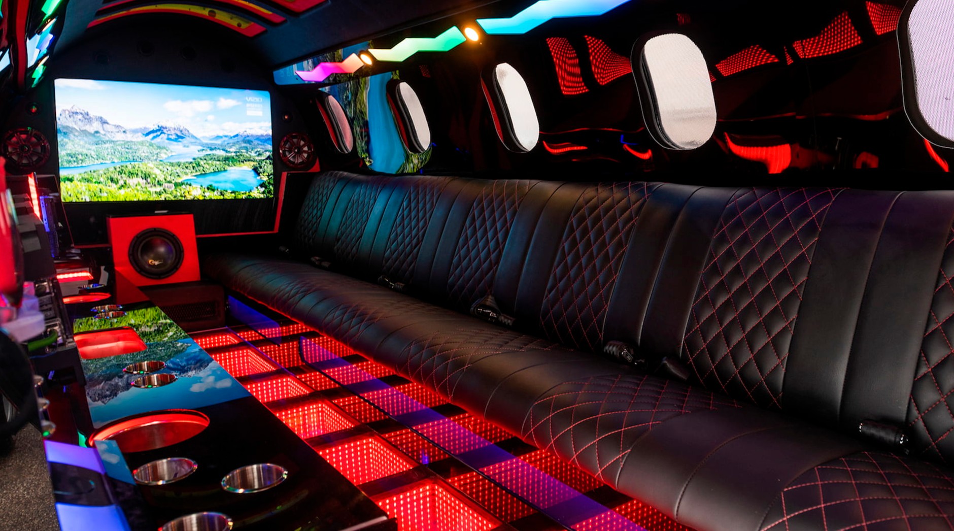 Limo-Jet, czyli limuzyna do wynajęcia w kształcie odrzutowca