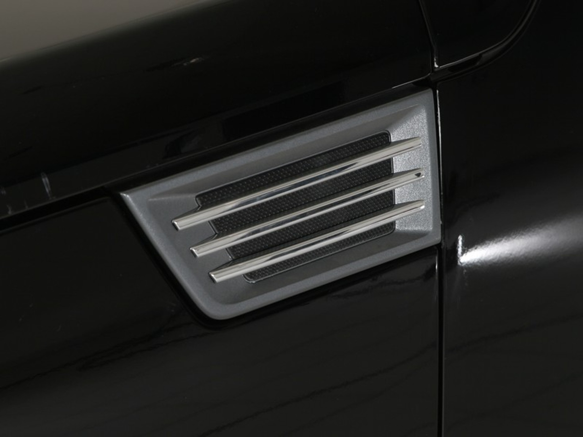 Startech Dodge Nitro - tuning wraz z debiutem