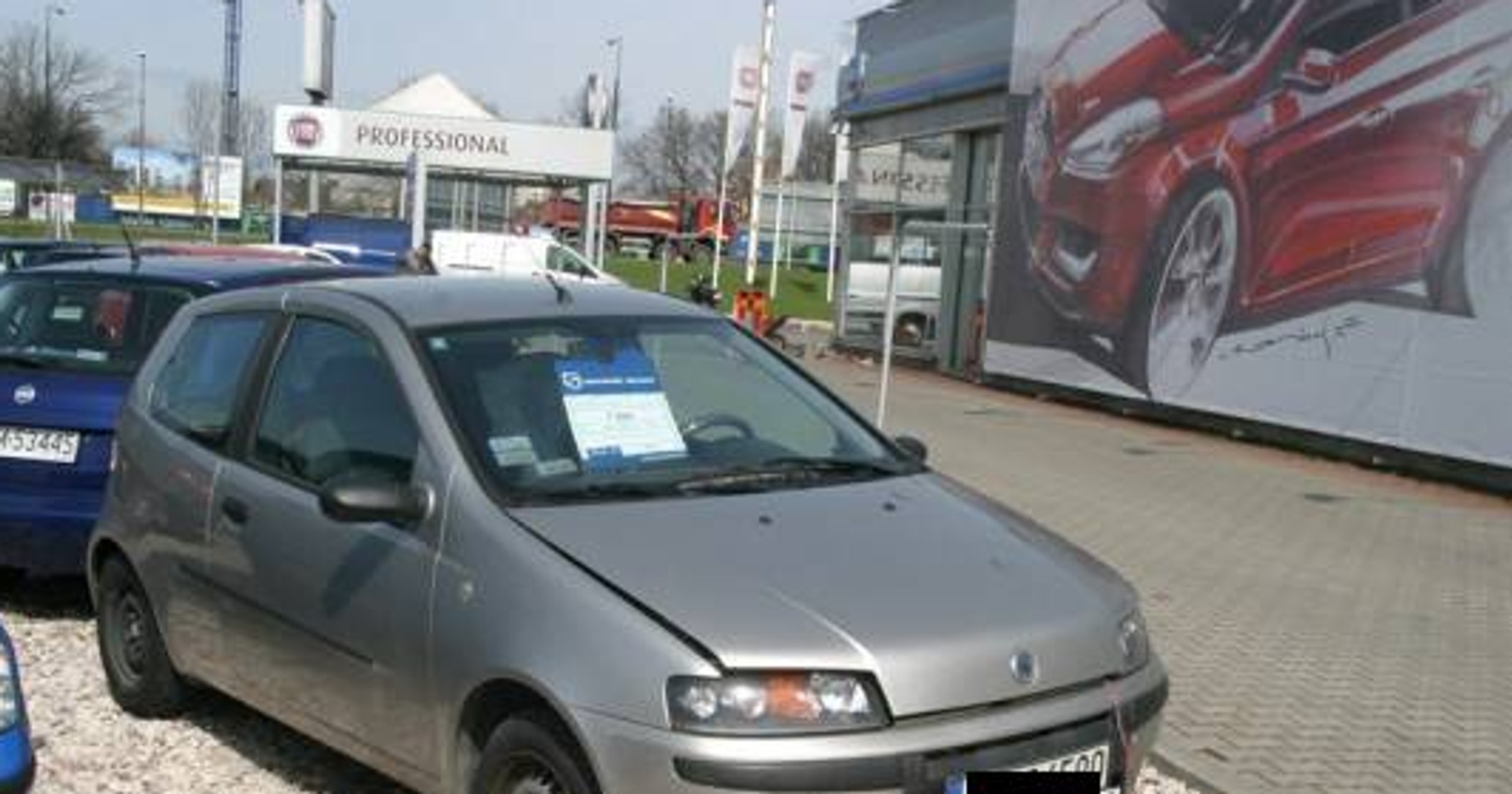 Jak bezpiecznie kupić tanie auto? Sprawdzamy ogłoszenia samochodów za 10 tys. zł