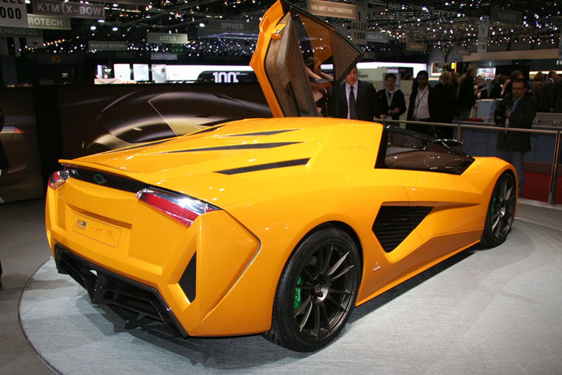 Genewa 2009: parada sportu i tuningu (fotogaleria)