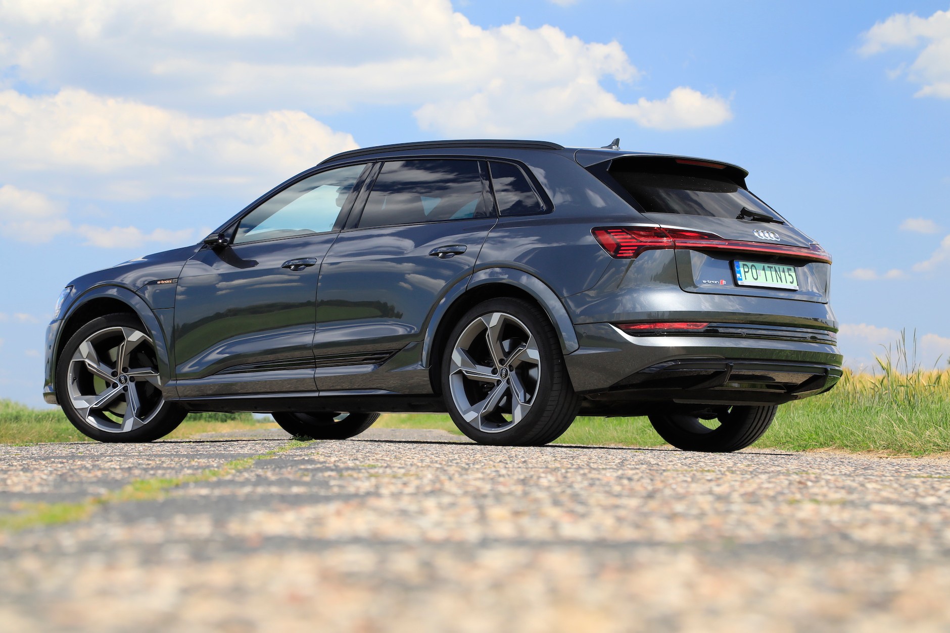 Audi e-tron S (2021)