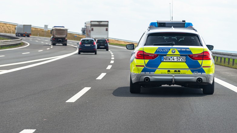 Niemiecka policja. Patrol na autostradzie - zdj. ilustracyjne