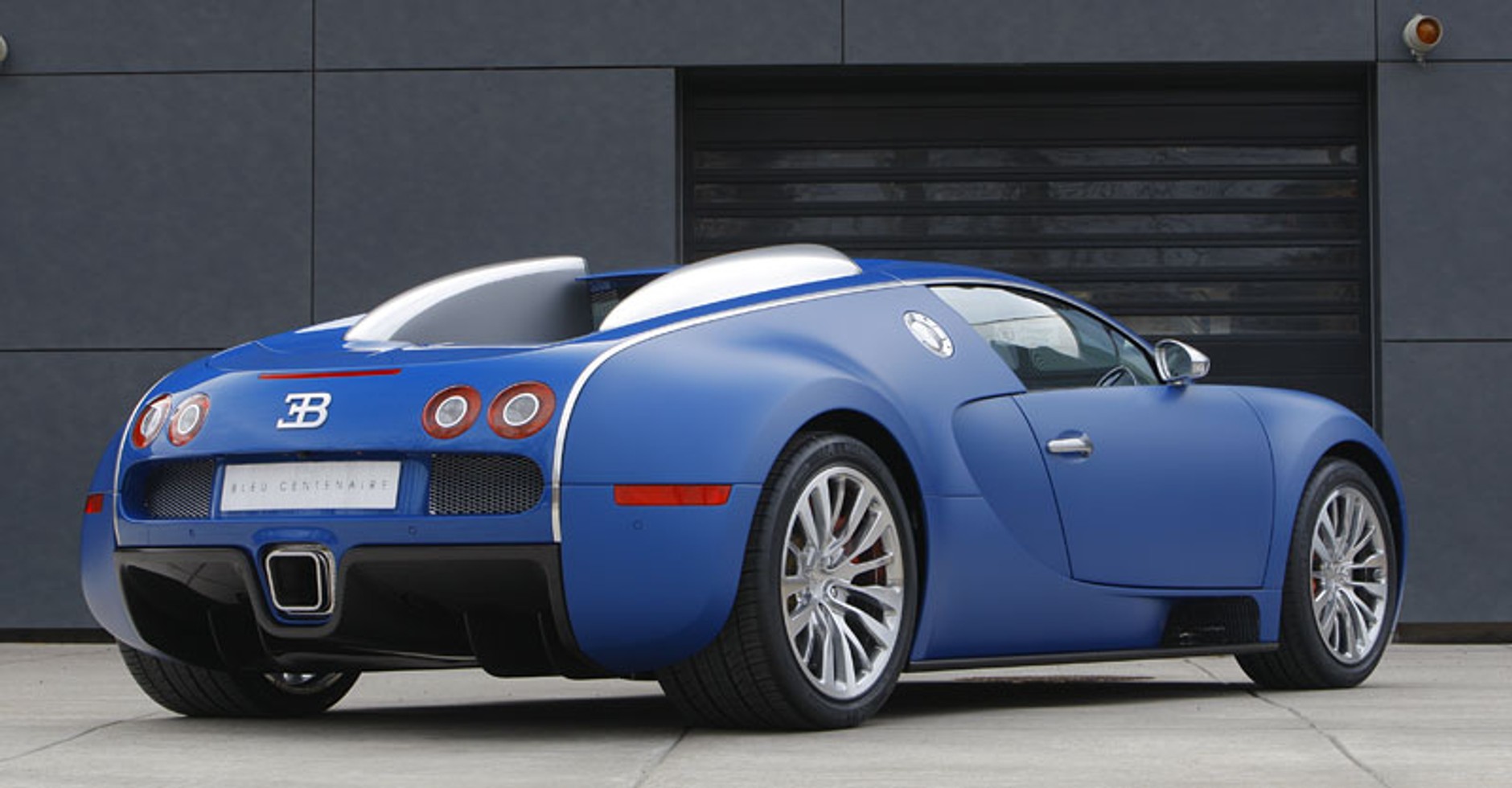 Genewa 2009: Bugatti Veyron Bleu Centenaire – stulecie w niebieskim