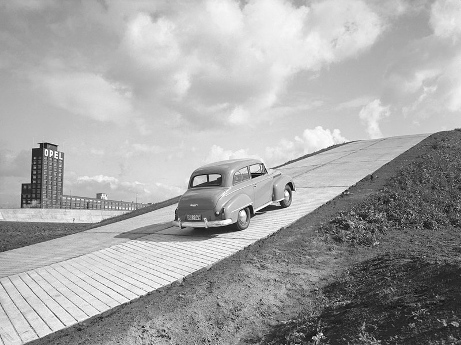 Opel: wiosna oldtimerów (fotogaleria)