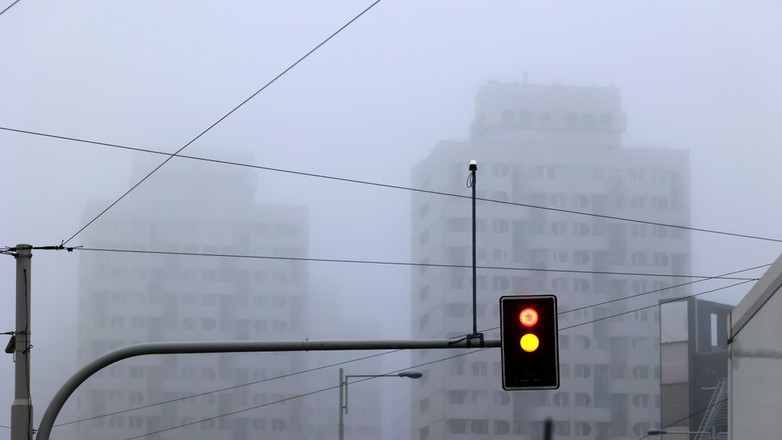 sygnalizacja świetlna zimą