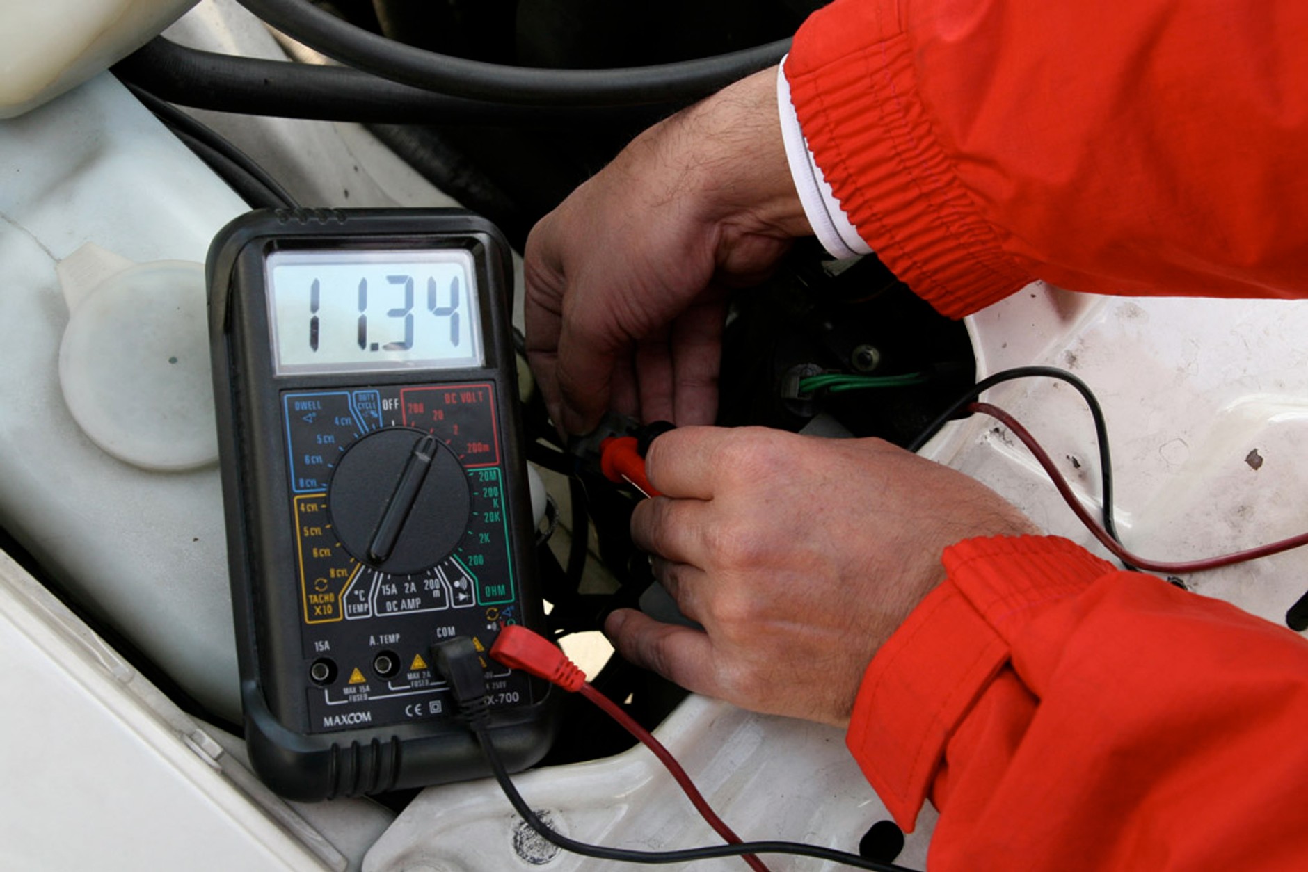 Auto na zimę: Elektryka to podstawa, zrób przegląd instalacji elektrycznej