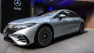 Mercedes EQS – elektryczny, luksusowy, futurystyczny