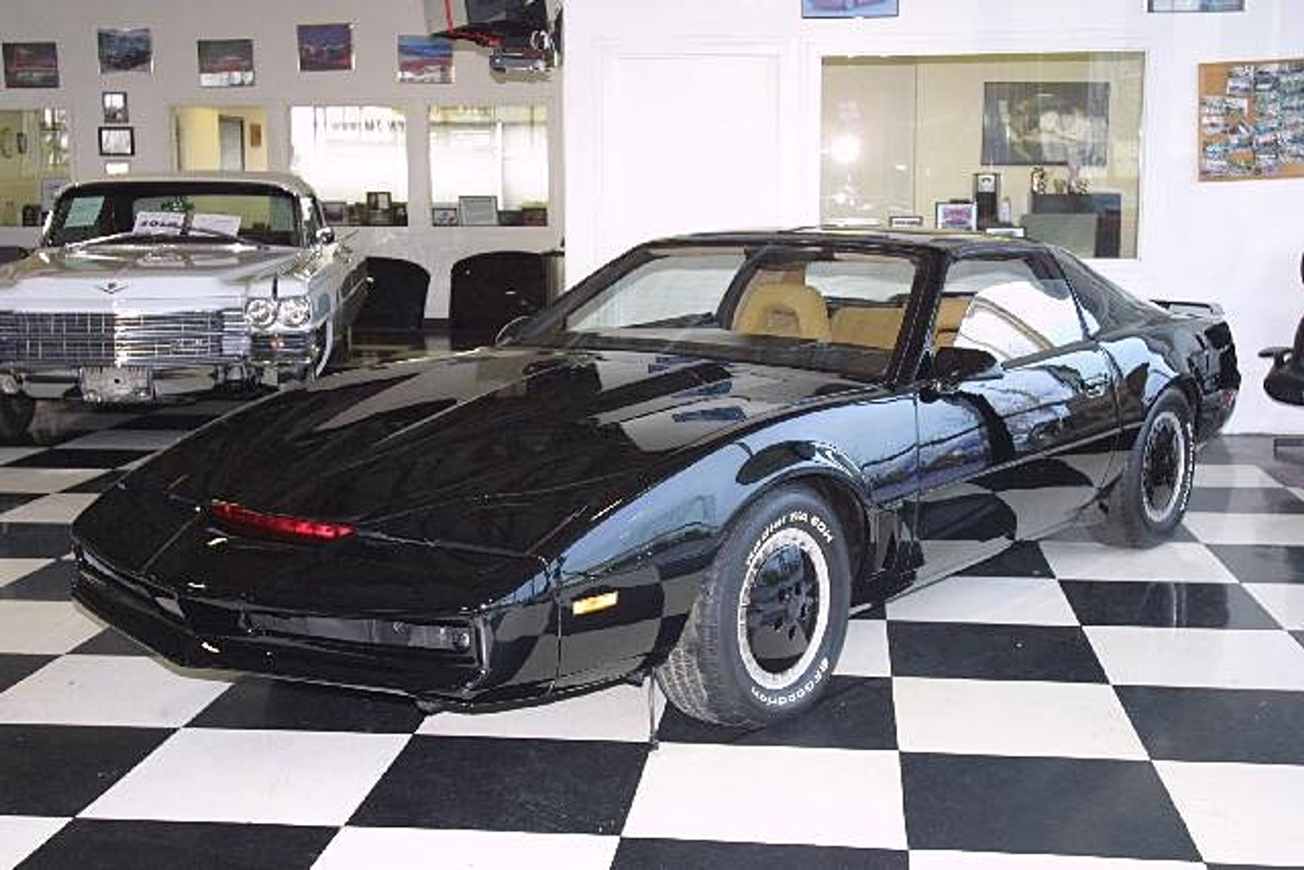 Legendarny KITT na sprzedaż