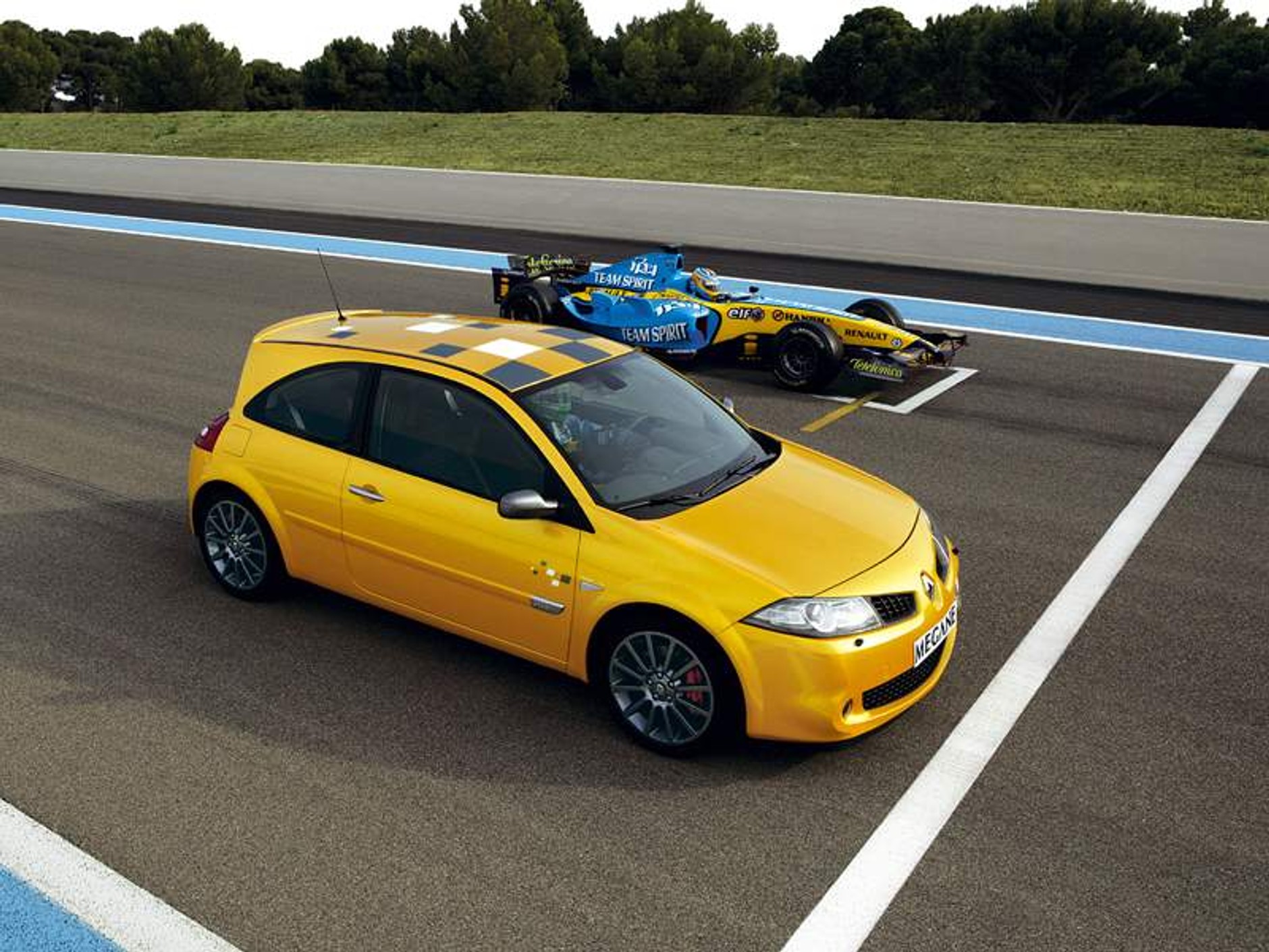 Renault: Megane F1 Team R26 dla uczczenia tytułu mistrza