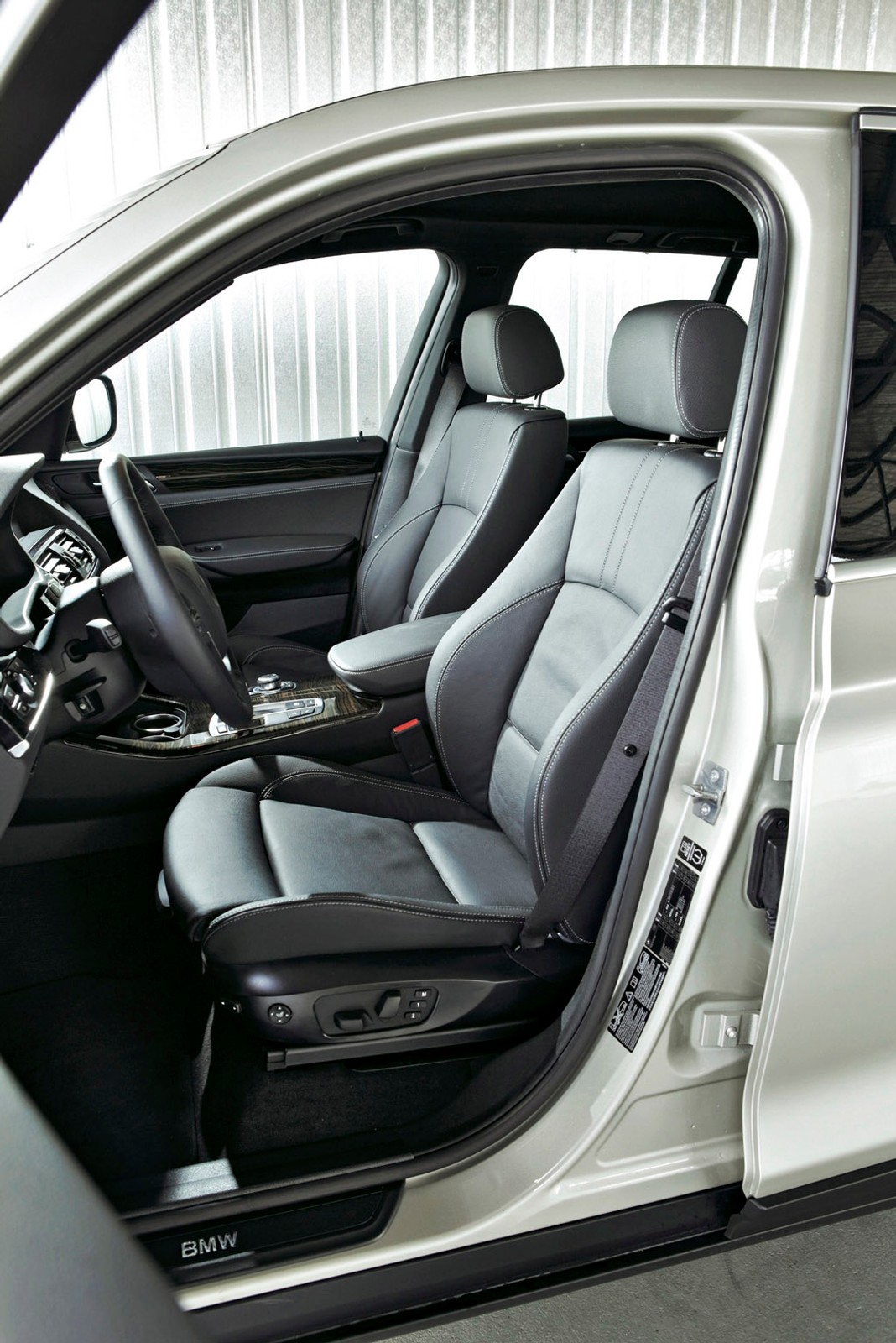 Audi Q5 kontra BMW X3 i VW Tiguan: który SUV okaże się najlepszy