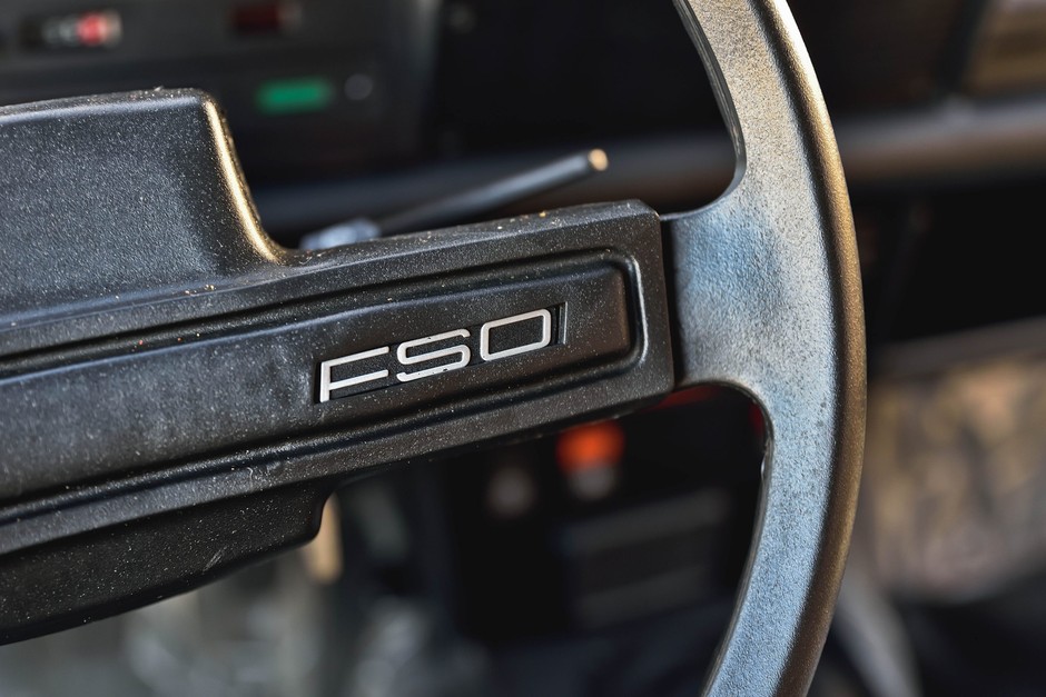 Ten Duży Fiat jest nowy, choć ma 35 lat.  FSO 125p wystawiony na aukcji.