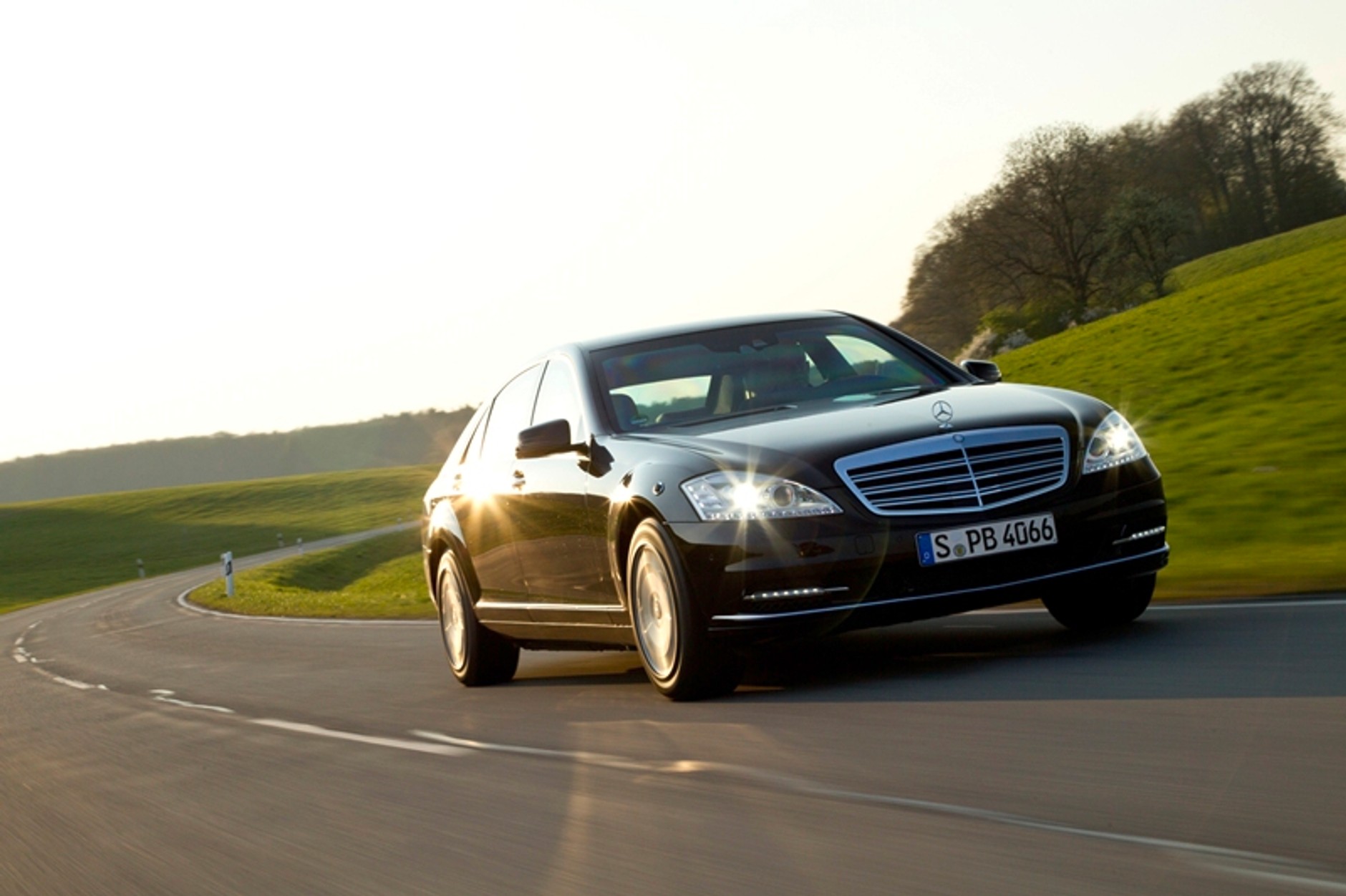 Opancerzone Mercedesy dla nielubianych