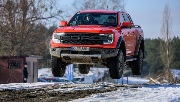 Nowy Ford Ranger Raptor. Poczułem się w nim jak mistrz offroadu! 