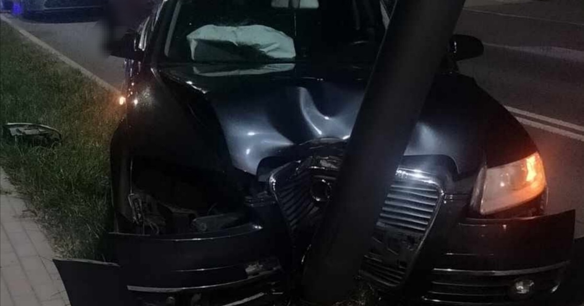 Kierowca Audi uderzył w latarnię. Policjanci szybko ustalili dlaczego