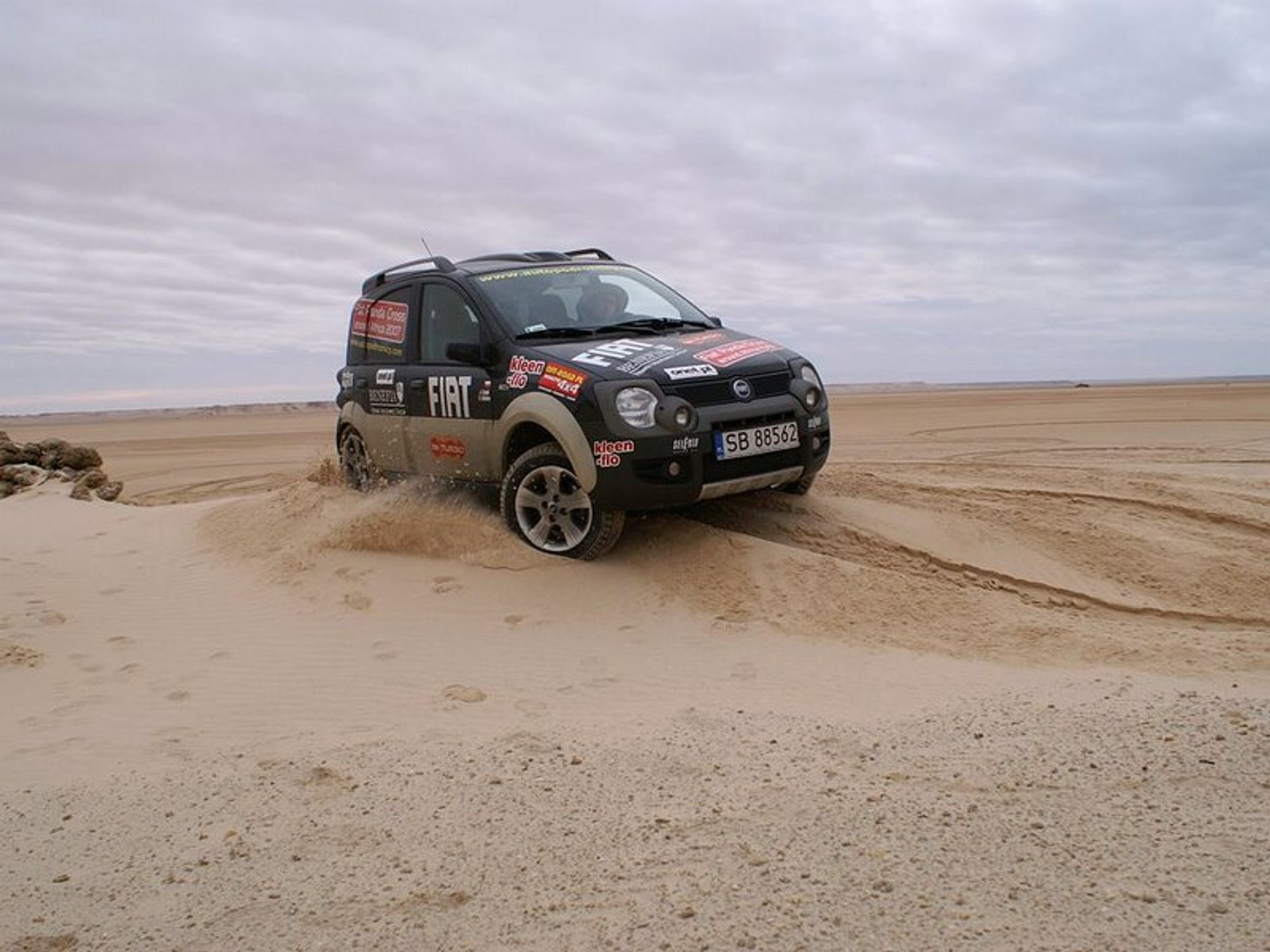 Wyprawa Fiatem Panda Cross 4x4 dookoła Afryki na półmetku