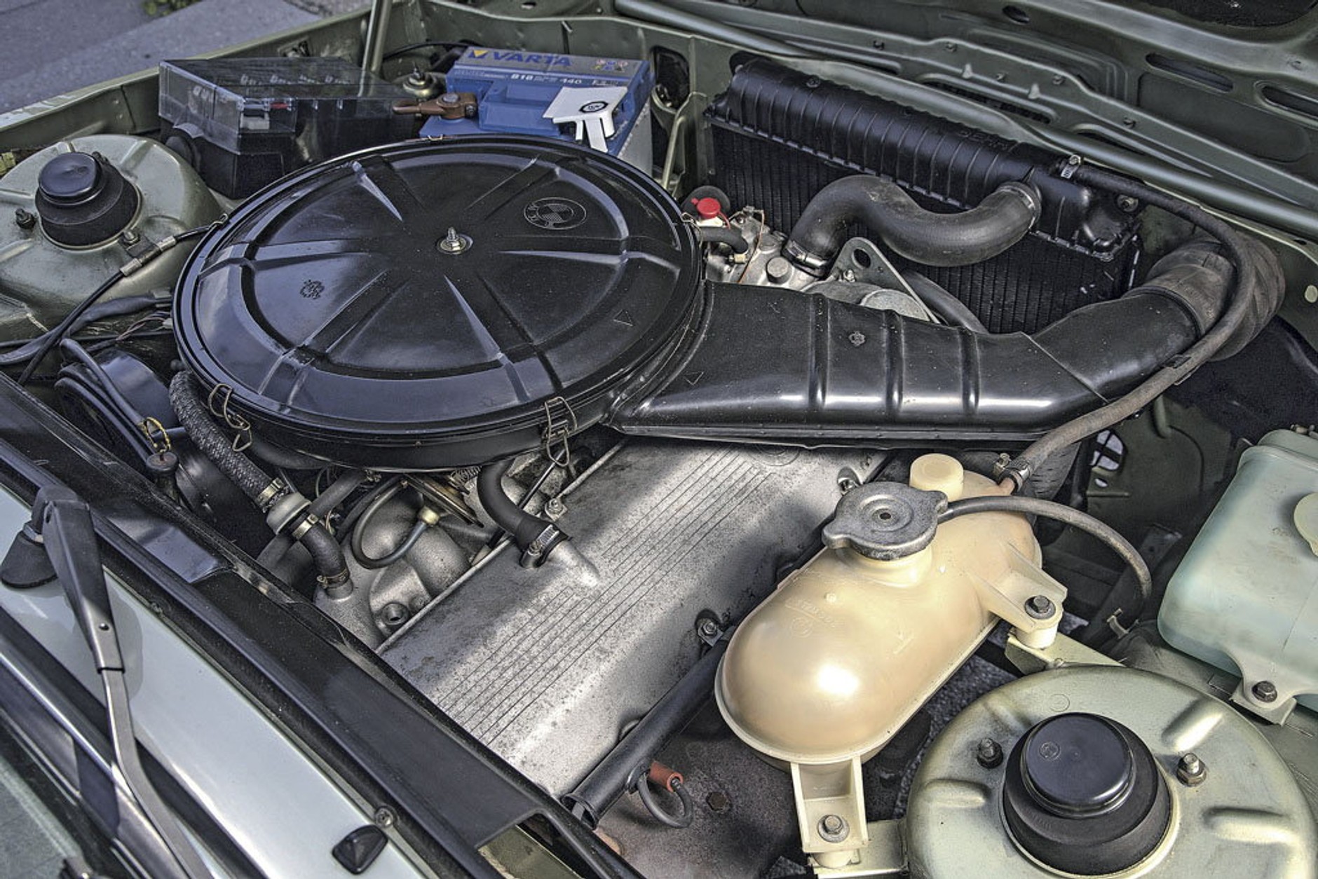 Klasyk, który cię nie zrujnuje - BMW 320/6