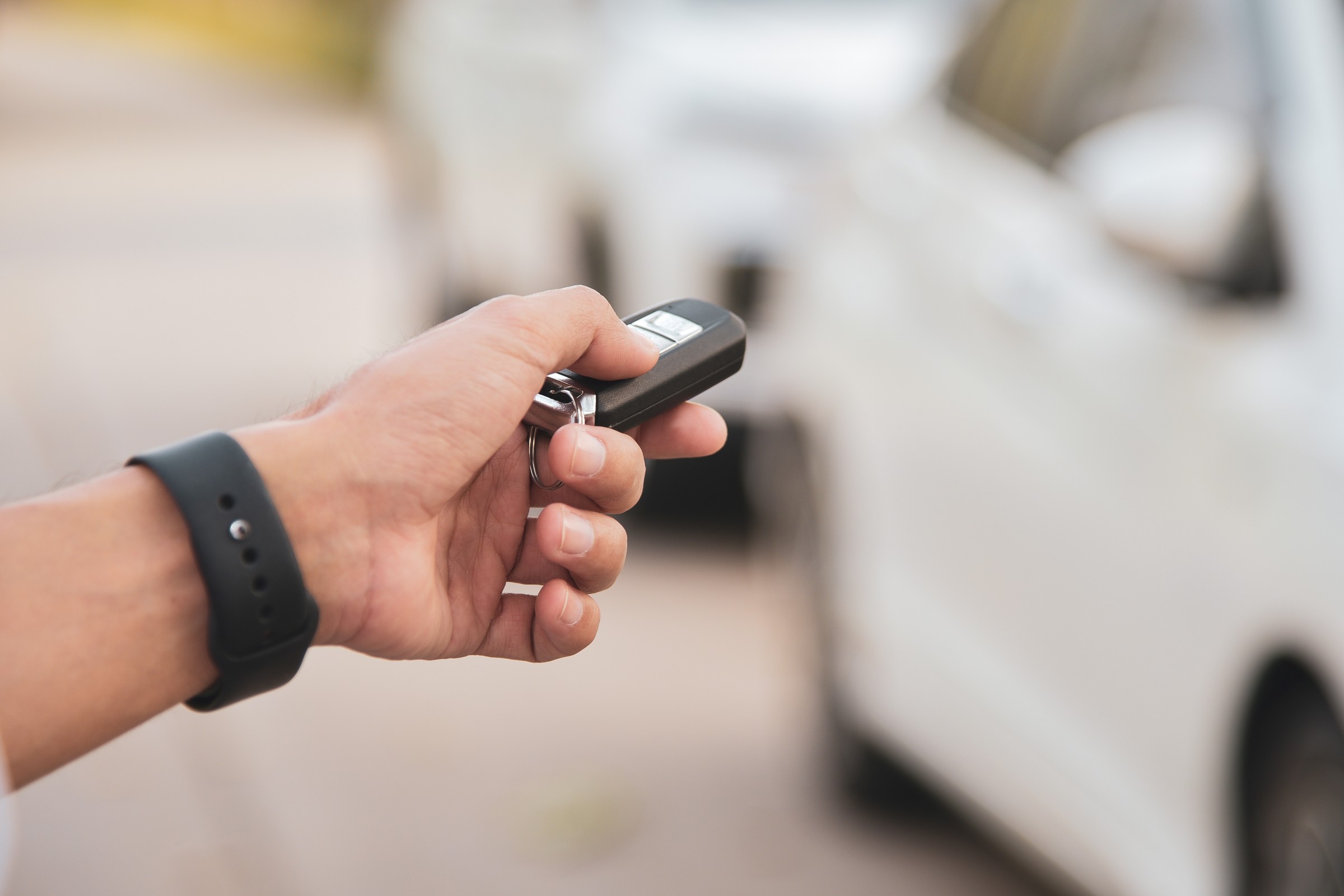 Co potrafi kluczyk samochodowy i co naciskać, by robił coś więcej, niż tylko otwierał drzwi?