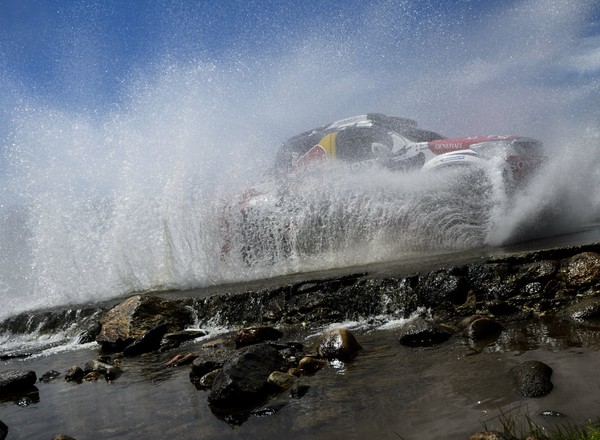Dakar 2013: rwące rzeki przerwały etap