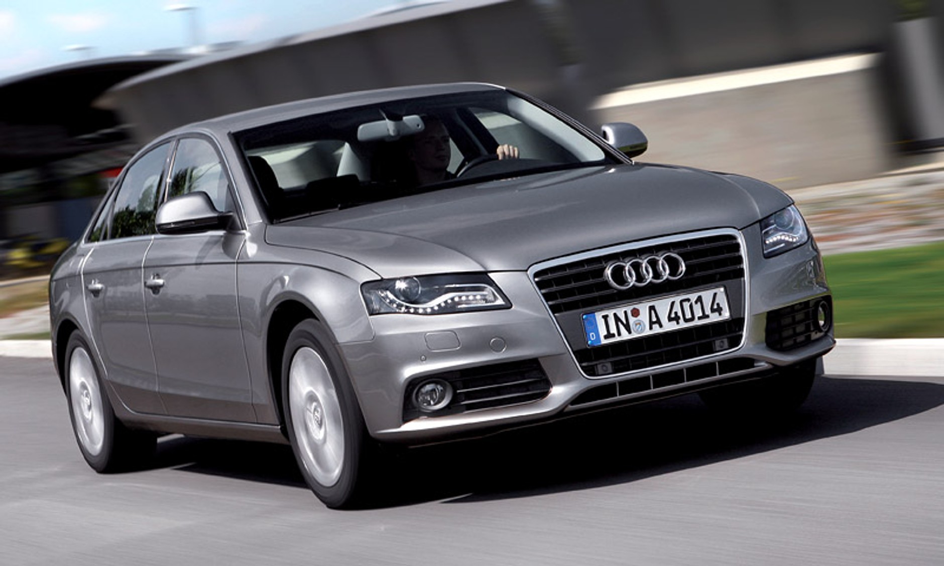 Paryż 2008: Audi A4 TDI concept e - 2,0 TDI (88 kW) i 3,99 l/100 km