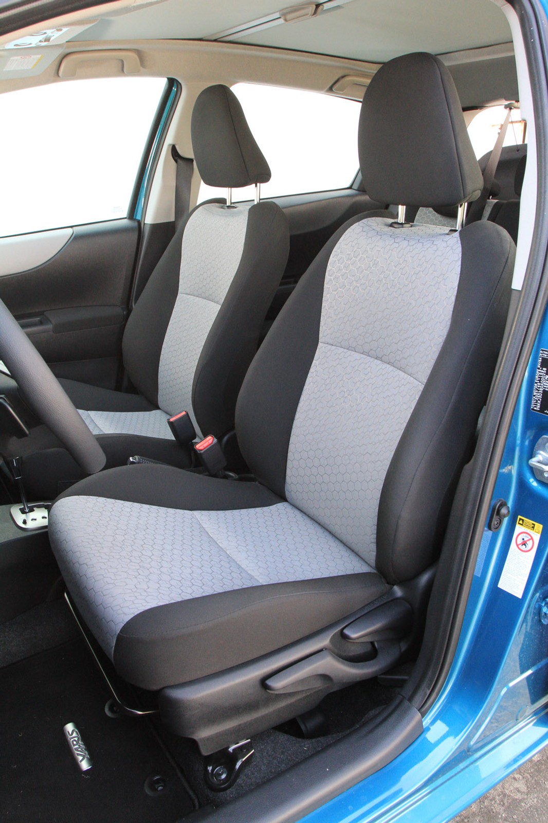 Test nowej Toyoty Yaris, radzimy którą wersję wybrać automat czy manual?