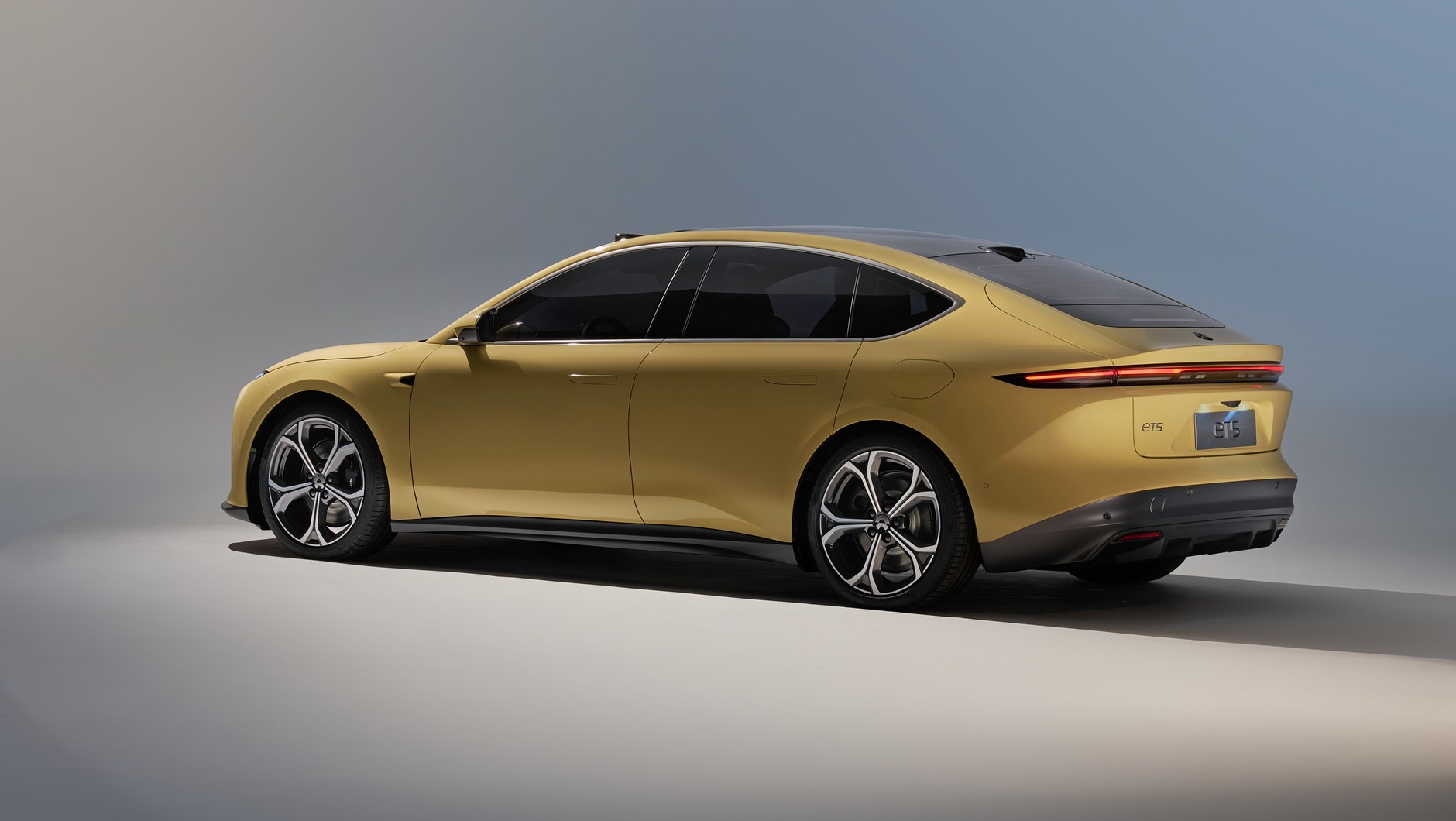 NIO ET5