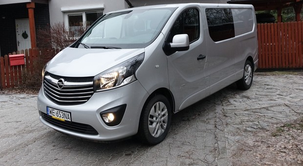 Opel Vivaro 1.6 biturbo - nadaje się nie tylko do firmy