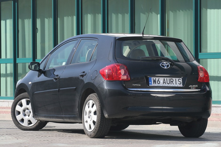 Ford Focus kontra Kia ceed i Toyota Auris: czy każdy sposób na oszczędzanie jest dobry?