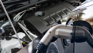 Silnik spalinowy czy elektryczny? Sprawdziliśmy, który jest lepszy