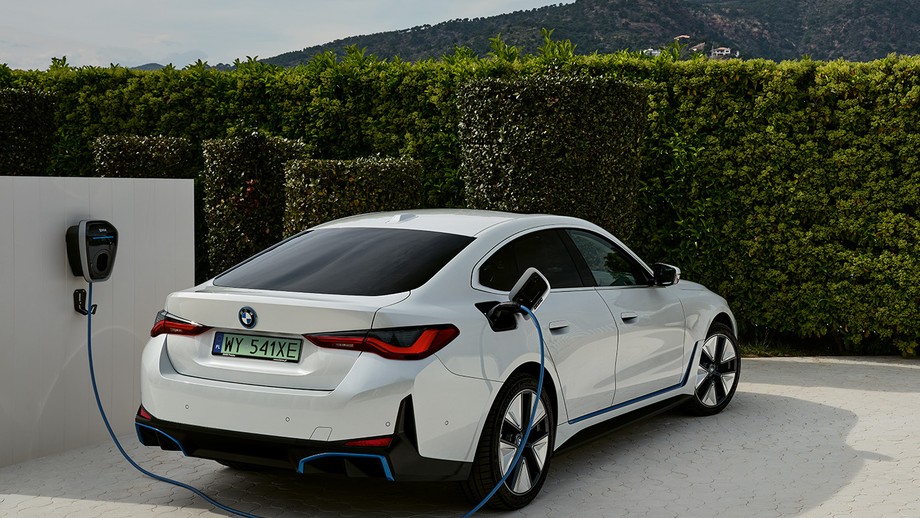 BMW i4