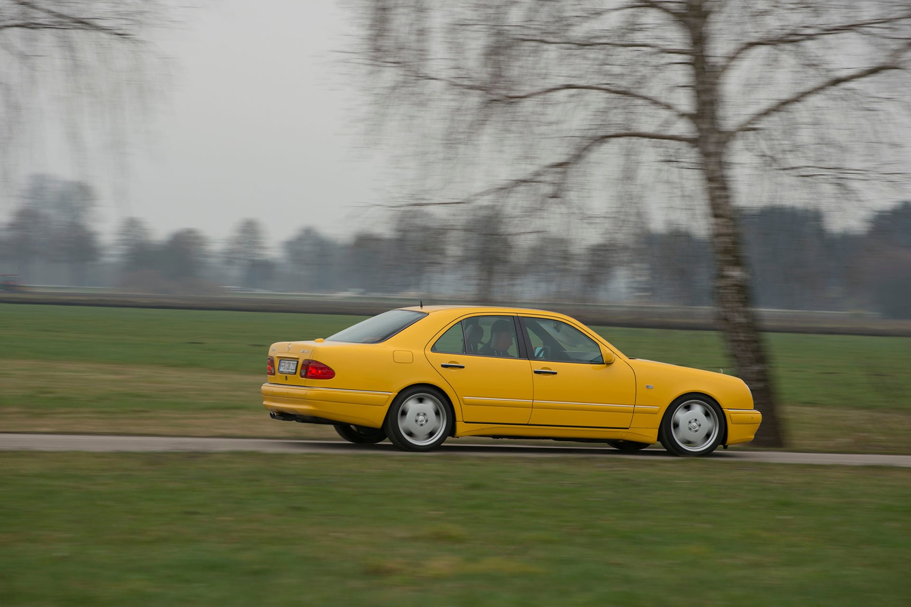 Mercedes W210 E50 AMG - jeśli okular to tylko taki!