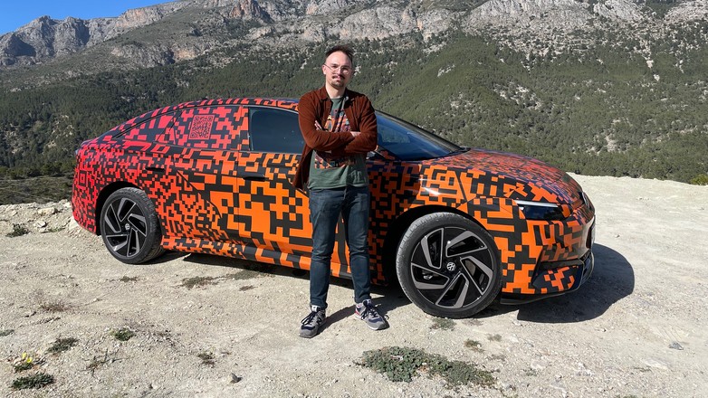 Pierwsza jazda zamaskowanym Volkswagenem ID.7