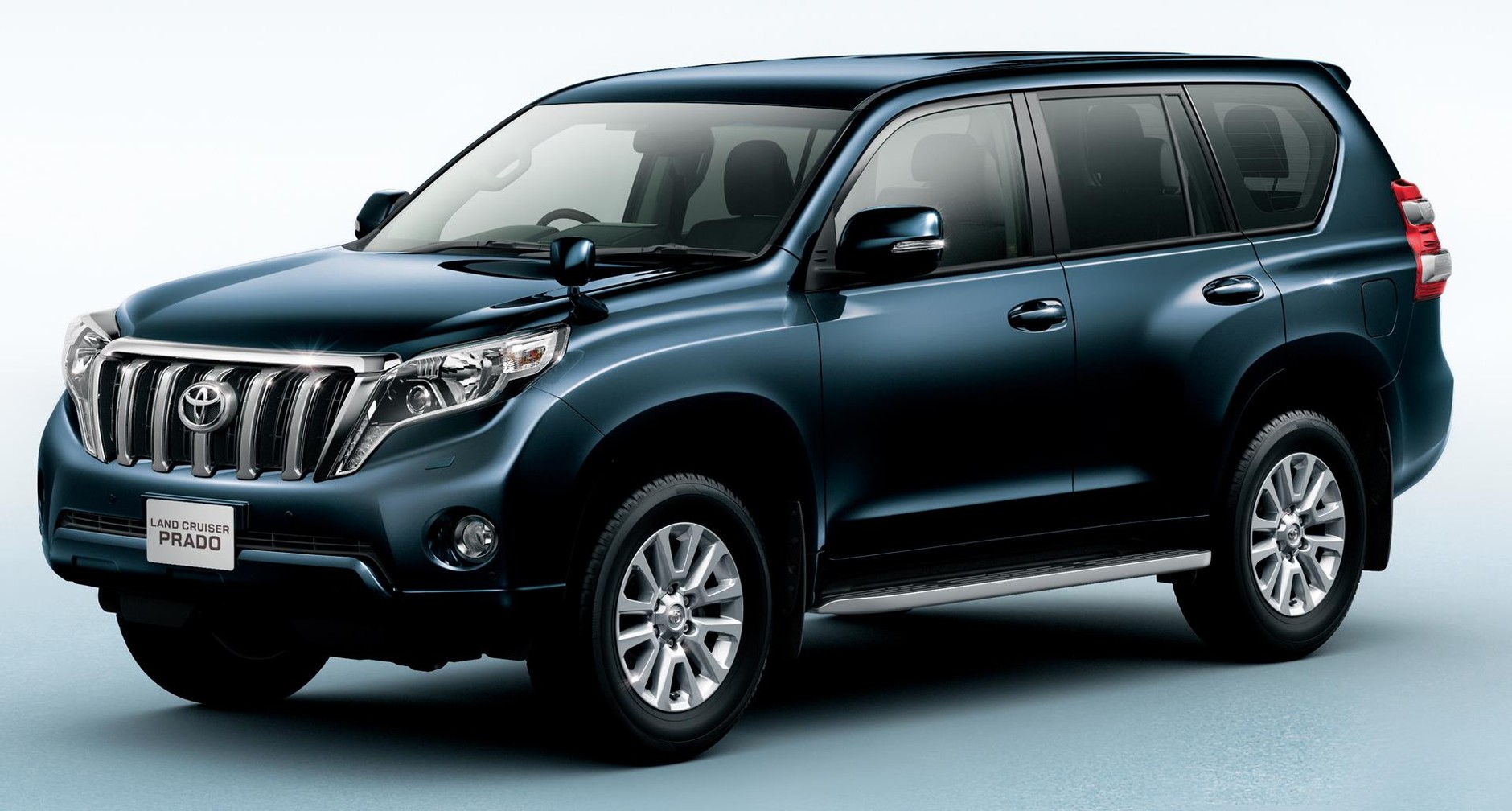 Toyota Land Cruiser z serii 150 z 2013 roku